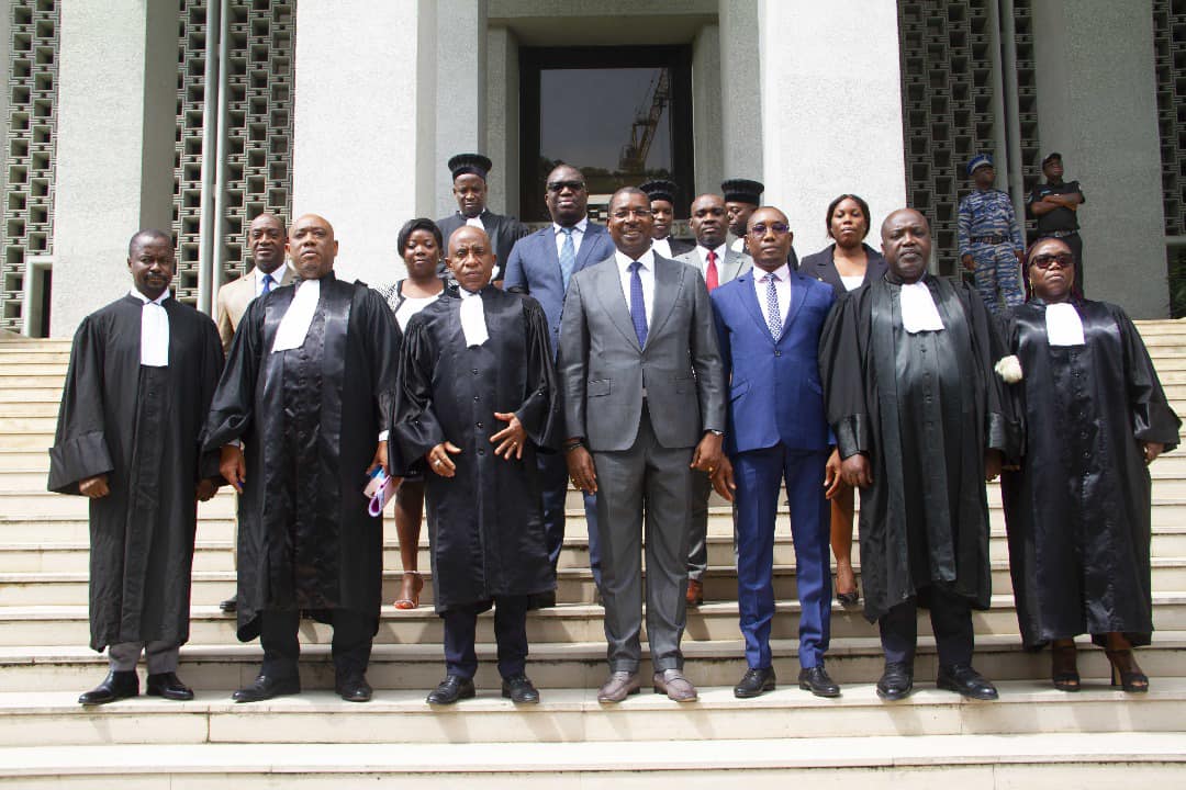 PALAIS DE JUSTICE D’ABIDJAN Audience de prestation de serment du Vice-Président de la Commission de la Concurrence et de six (6) Agents de ladite Commission